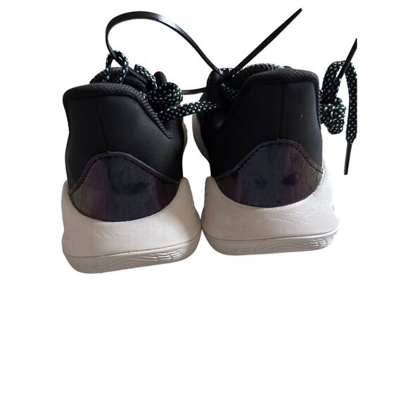 Under Armour Curry 11 Boys Sneaker - Picture 5 of 7